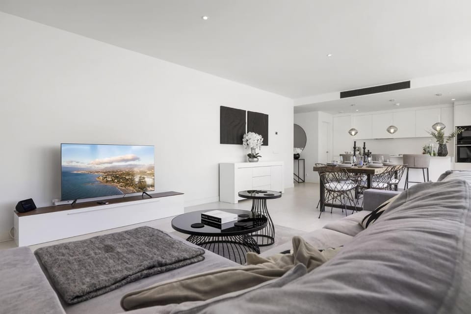 Communal lounge/ TV room, Living room