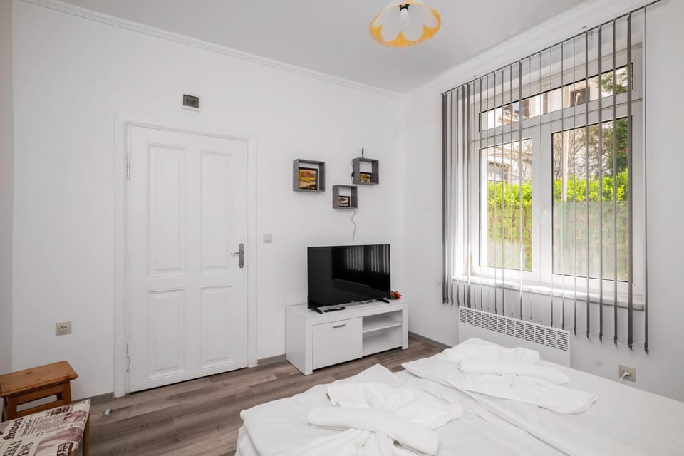 TV and multimedia, Bedroom