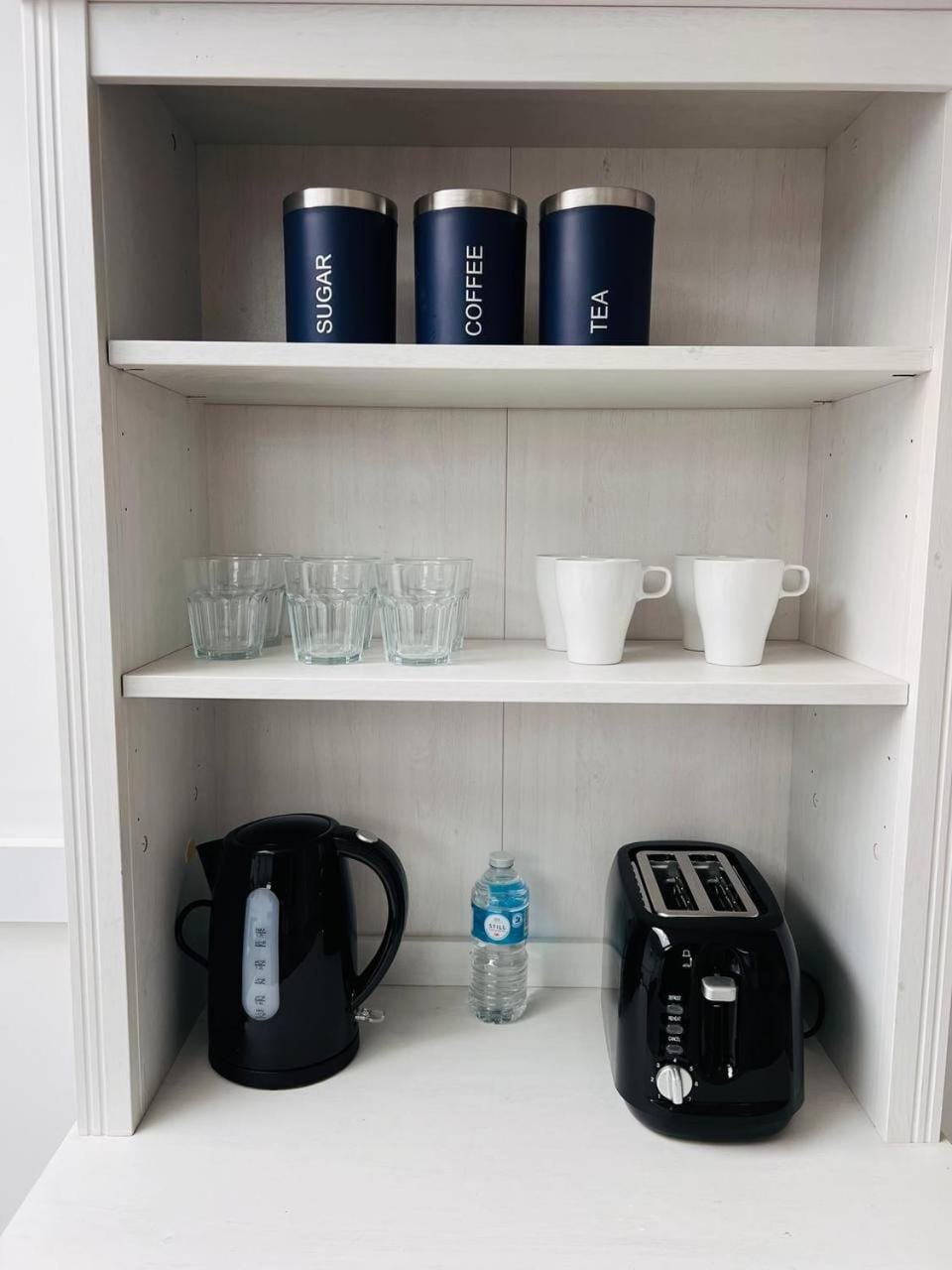 Coffee/tea facilities, toaster