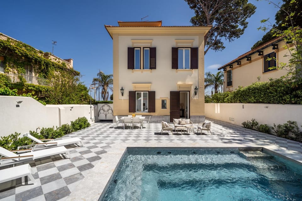 Patio, Swimming pool