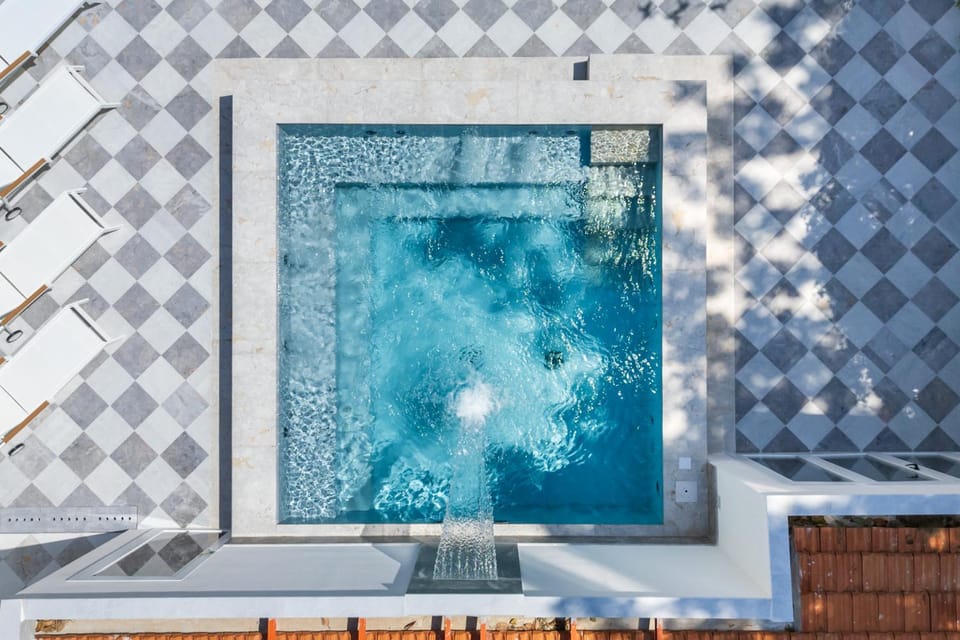 Pool view, Swimming pool