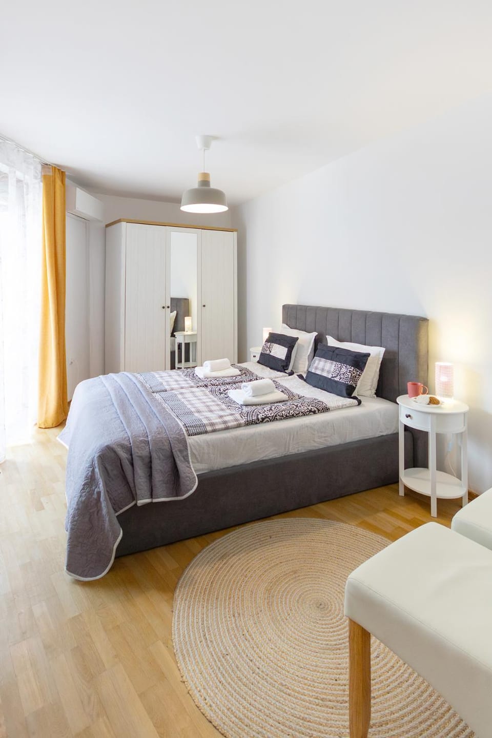 Bed, Photo of the whole room, Bedroom, towels