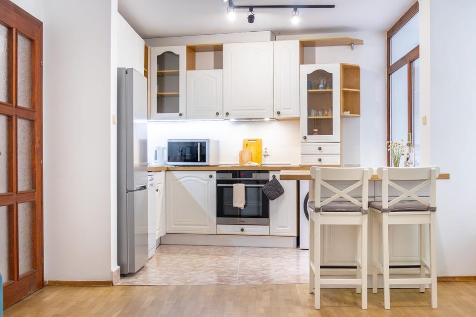Kitchen or kitchenette, Dining area, dishwasher, oven, stove, toaster