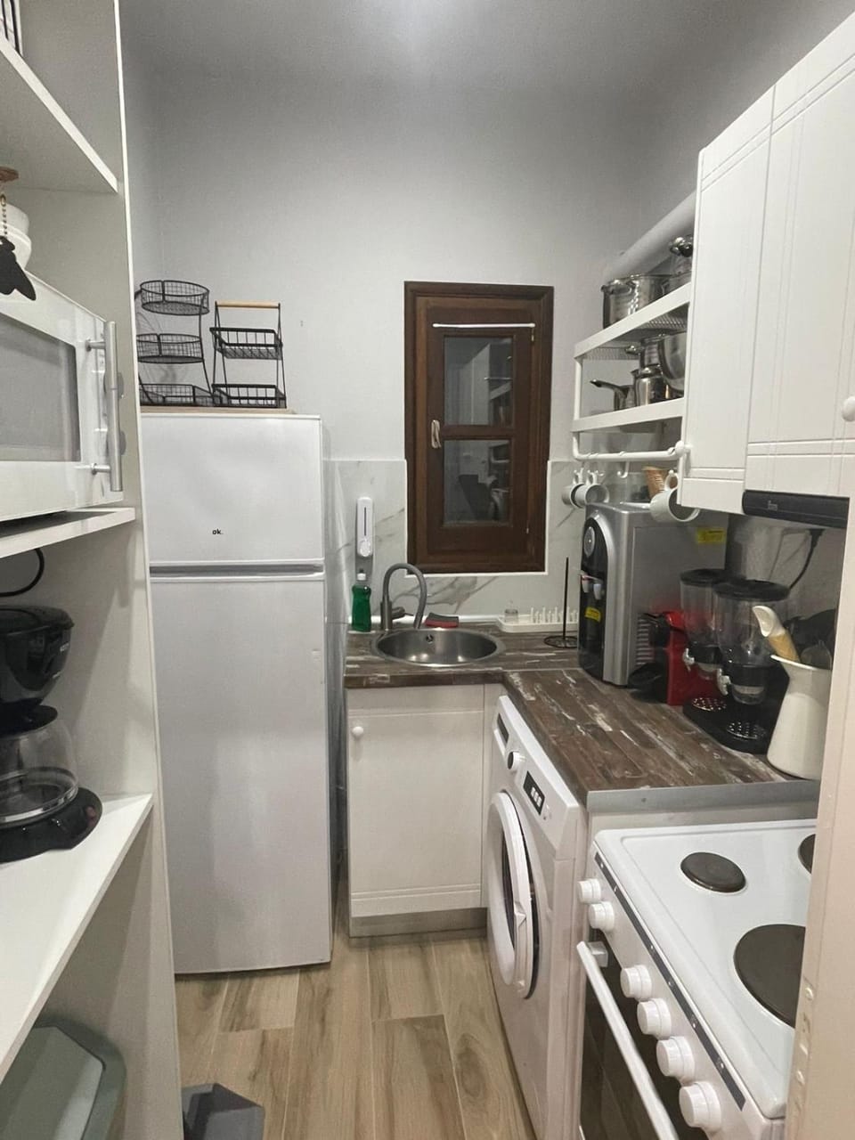 Kitchen or kitchenette, kitchen