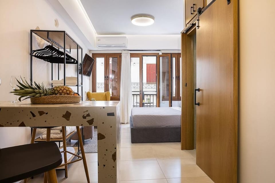 Bed, Photo of the whole room, Dining area, Bedroom, wardrobe