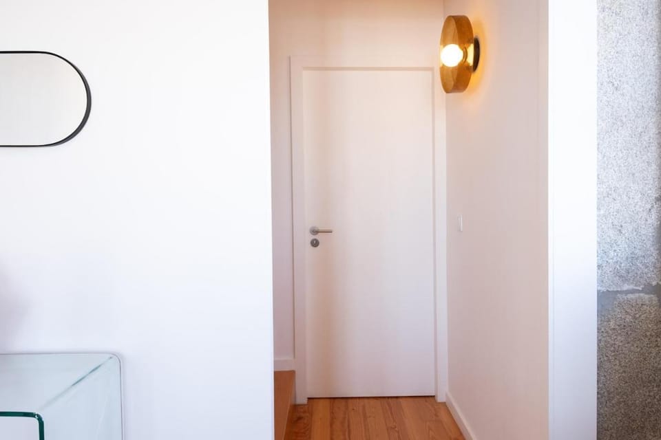 Riverfront Stylish Apartment - waterfront 2BR Apartment in Viana do Castelo