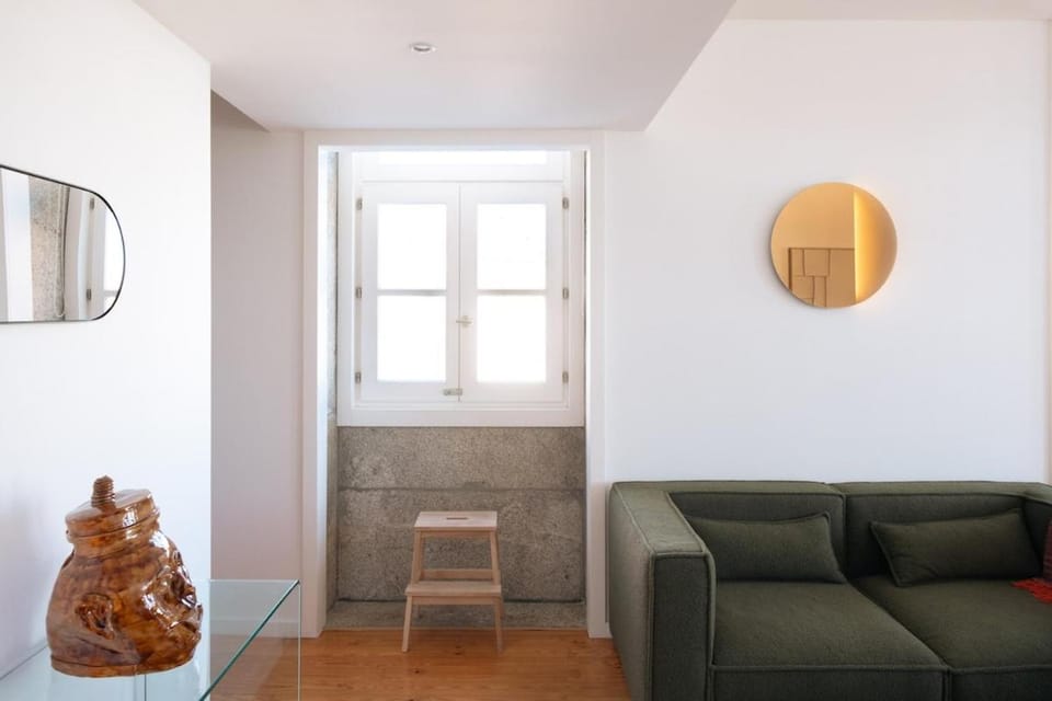 Riverfront Stylish Apartment - waterfront 2BR Apartment in Viana do Castelo