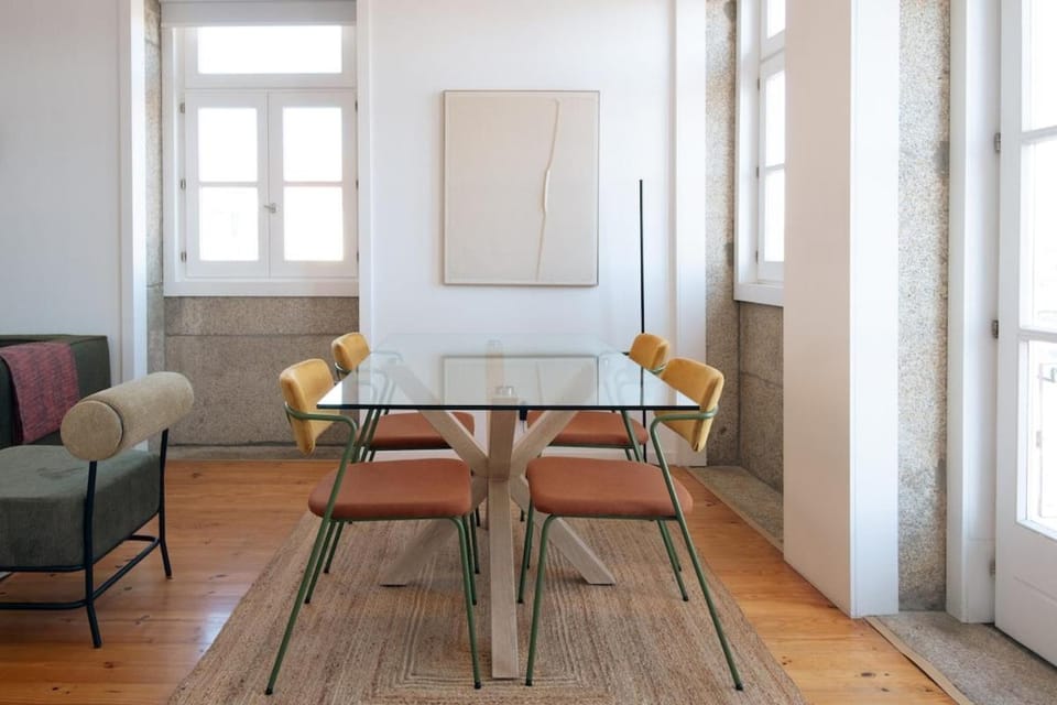 Riverfront Stylish Apartment - waterfront 2BR Apartment in Viana do Castelo