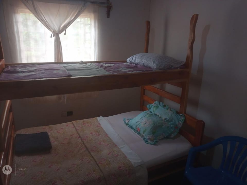 Bedroom, bunk bed, towels