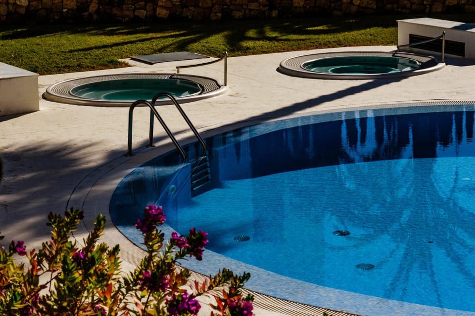 Day, Pool view, Swimming pool, sunbed