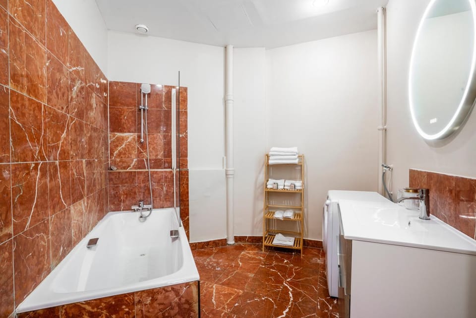 Bathroom, Bath