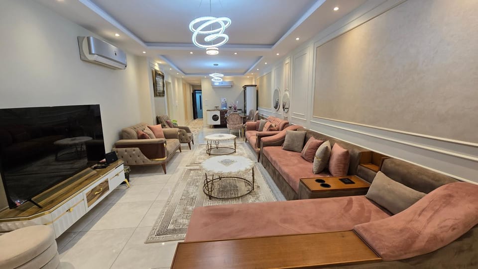 12طيبة بجامعة الدول بجوار مطعم أسماك قدورة Apartment in Egypt