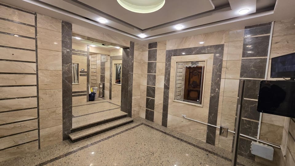 12طيبة بجامعة الدول بجوار مطعم أسماك قدورة Apartment in Egypt
