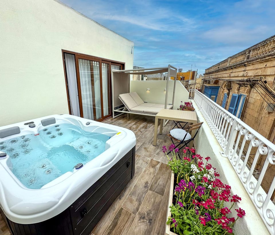 Day, Hot Tub, View (from property/room), Balcony/Terrace