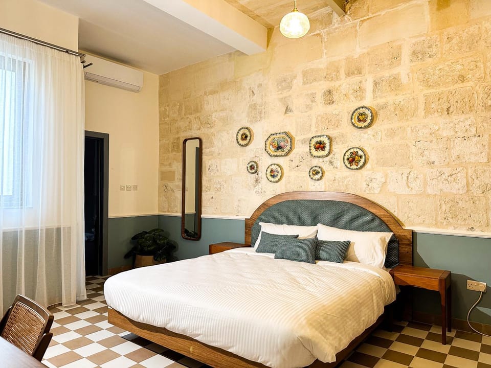 Bed, Photo of the whole room, Bedroom, air conditioner