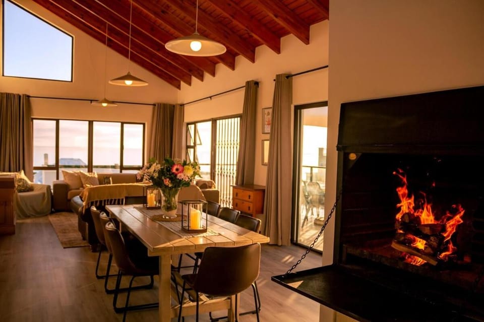 BBQ facilities, TV and multimedia, Living room, Seating area, Dining area