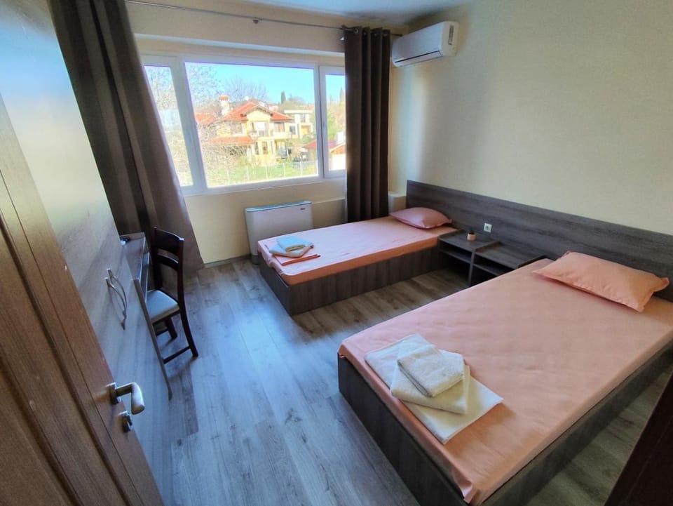 Хостел Спортна база Ветрен Hostel in Burgas
