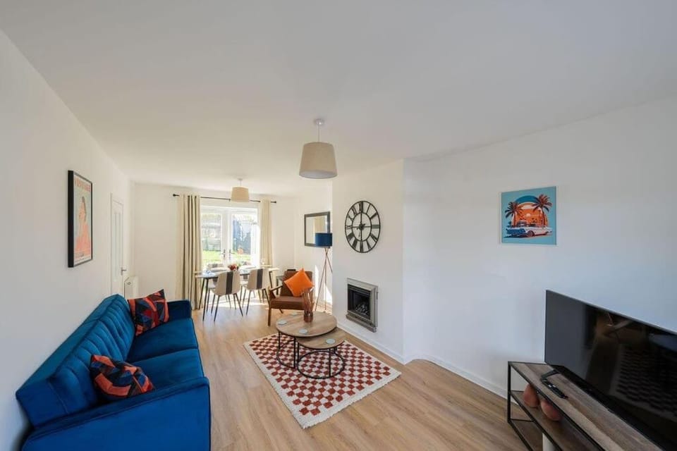 Derry House - Spacious 3 bed house with parking in Aberdeen House in Aberdeen