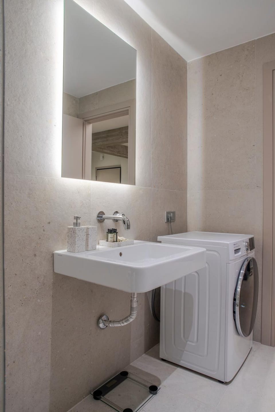 T75 City Center Apartment in Thessaloniki