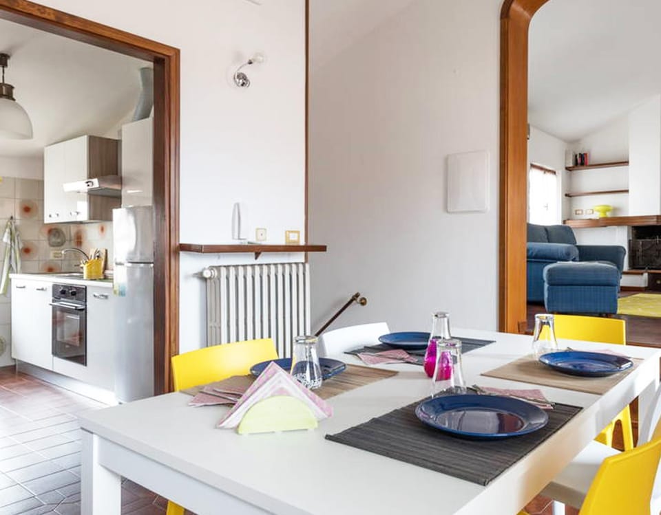 Kitchen or kitchenette, Living room, Dining area