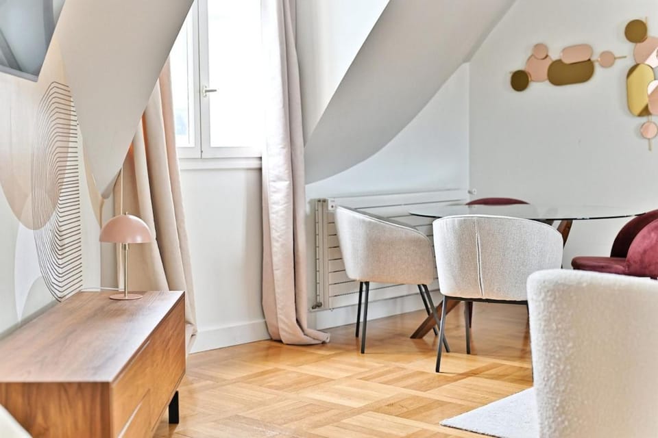 Lumineux & spacieux - Vue dégagée, Arc de Triomphe Apartment in Paris