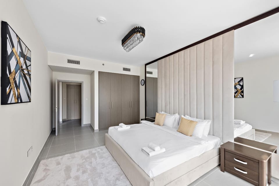 VayK - Luxury 1BR in Downtown Apartment in Dubai