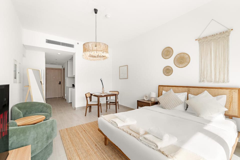 VayK - Stylish & Cozy Studio in JVC Apartment in Dubai