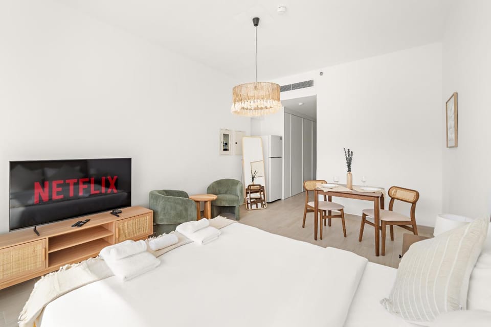 VayK - Stylish & Cozy Studio in JVC Apartment in Dubai