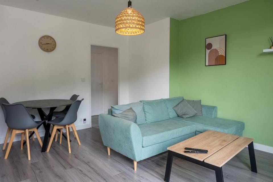 T3 Lumineux - 4 personnes - parking et Wi-Fi Apartment in Provence-Alpes-Côte d'Azur