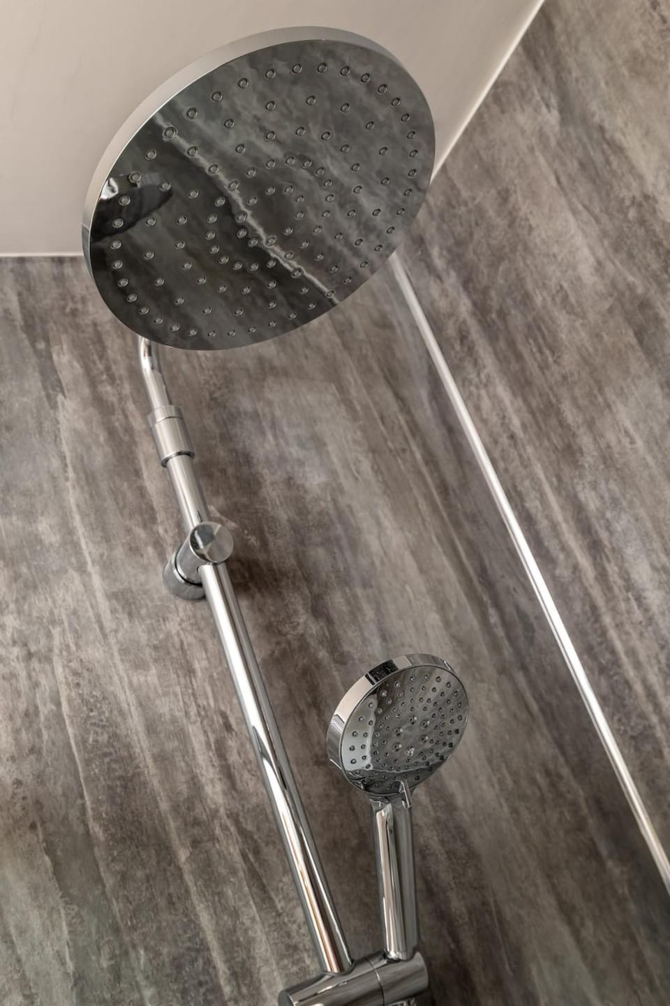 Queens Crescent - Stylish retreat and Tranquil Apartment in Aberdeen