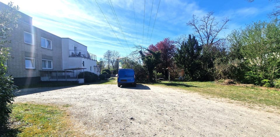 Facade/entrance, Parking