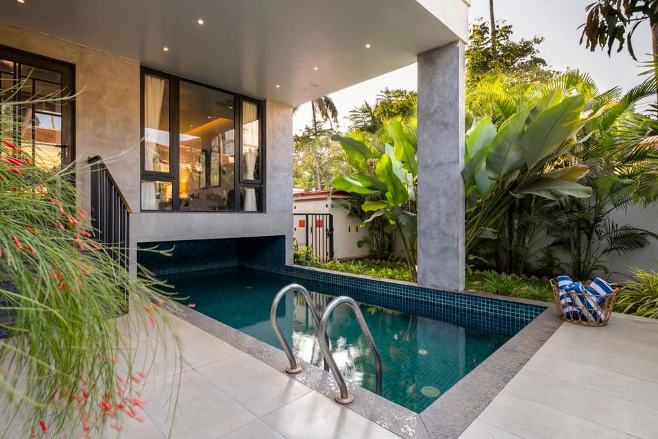 Property building, Garden view, Swimming pool