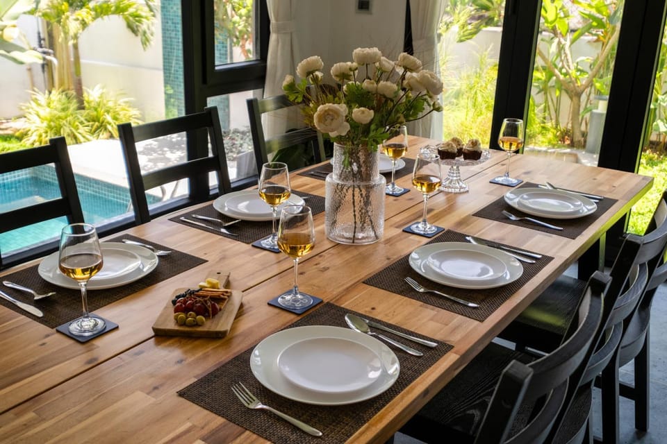Food and drinks, Dining area