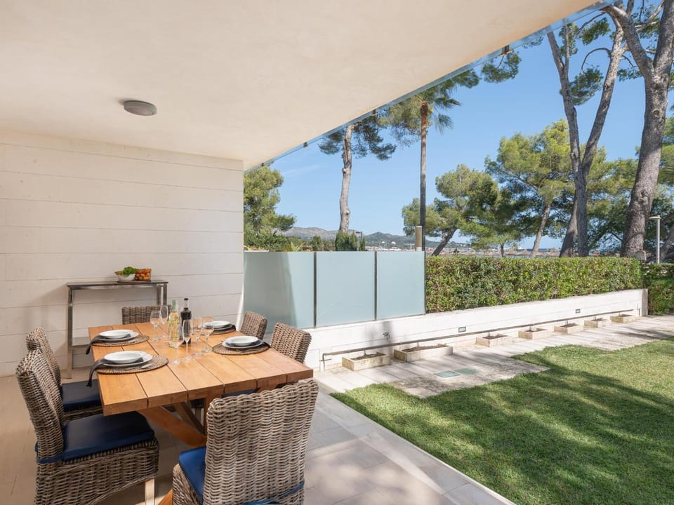 Exclusiva Villa Saturn en Primera Línea de Playa en Alcudia con Jacuzzi House in Raiguer