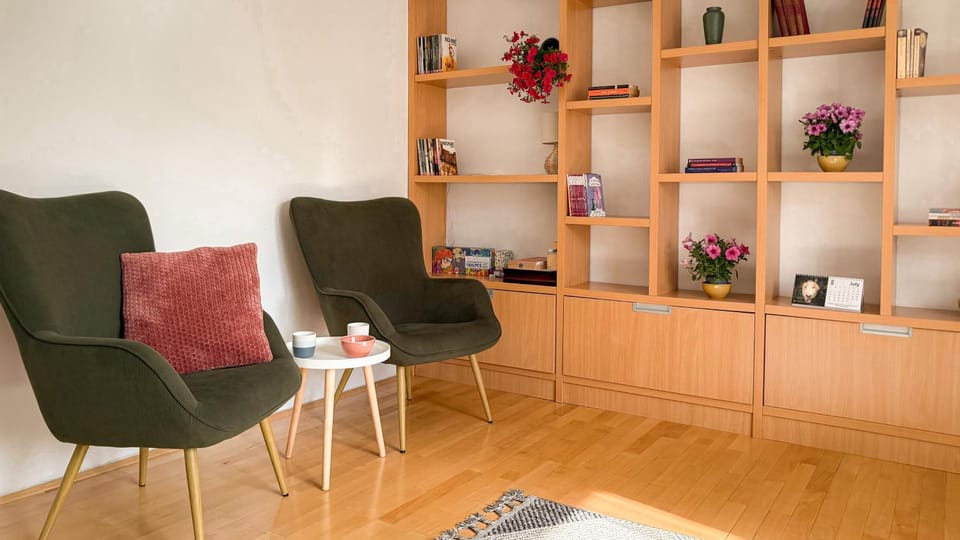 Living room, Seating area