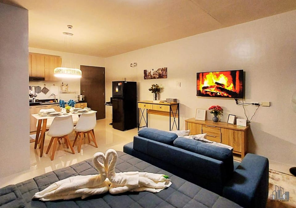 Communal lounge/ TV room, TV and multimedia, Kitchen or kitchenette, Living room, Seating area, Dining area, Evening entertainment