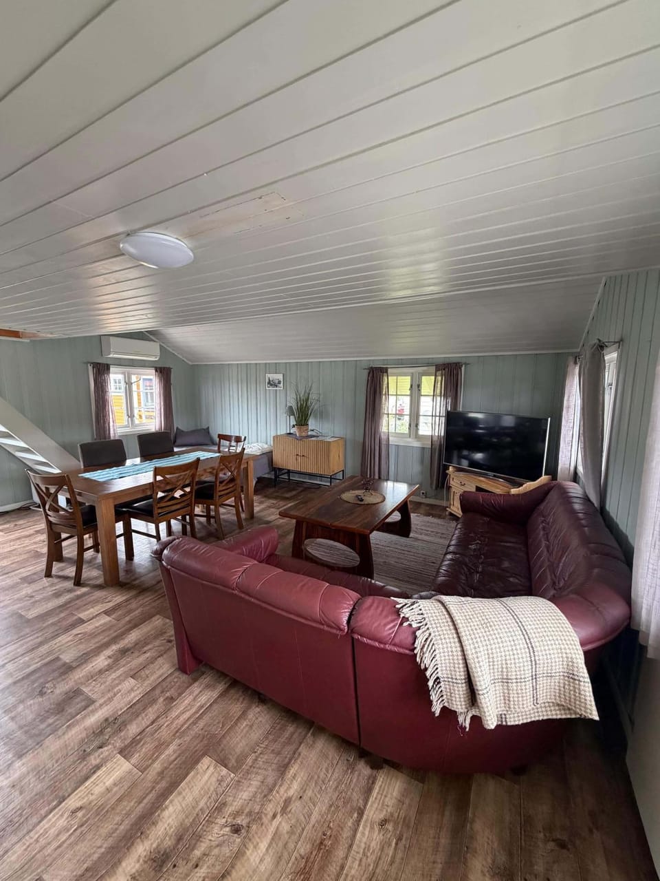 TV and multimedia, Living room, Garden view, internet, wardrobe
