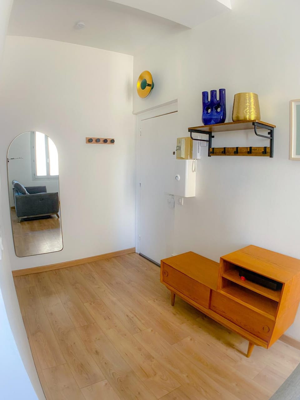 Living room, internet