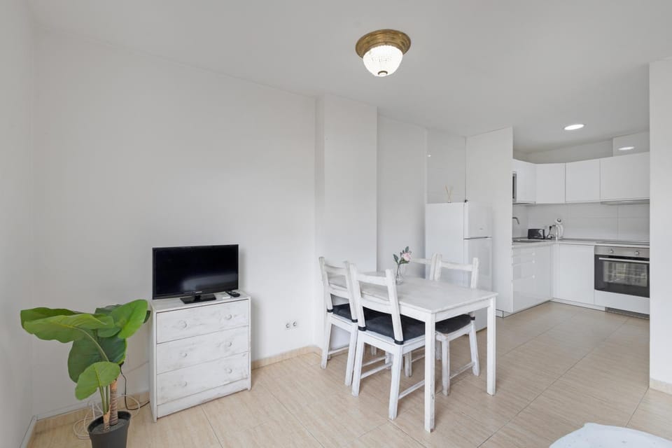 Property building, Kitchen or kitchenette, Living room