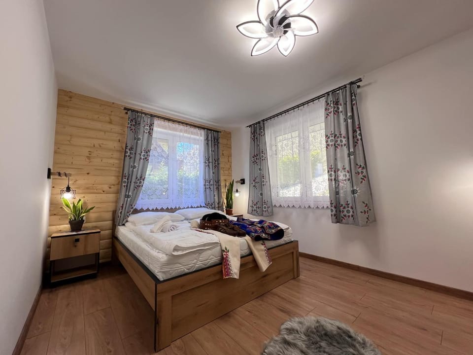 Bedroom, towels