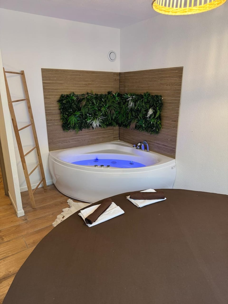 T2, Balneo, sauna, lit rond, jeux arcades, parking Apartment in Occitanie