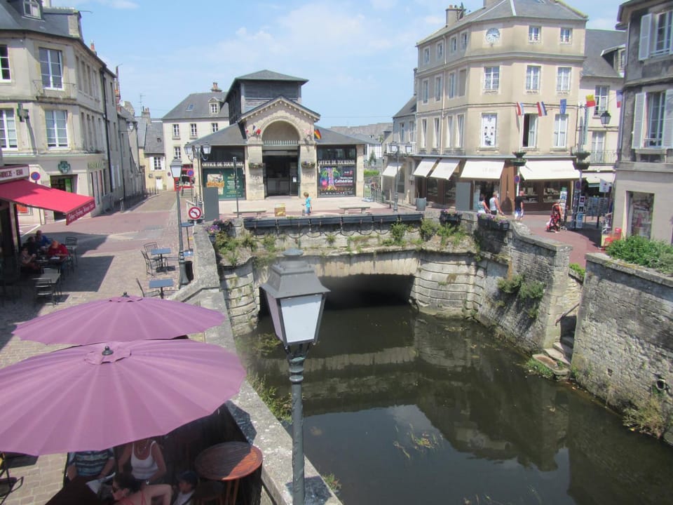 Off site, View (from property/room), City view, Landmark view, Landmark view, River view, River view, Street view