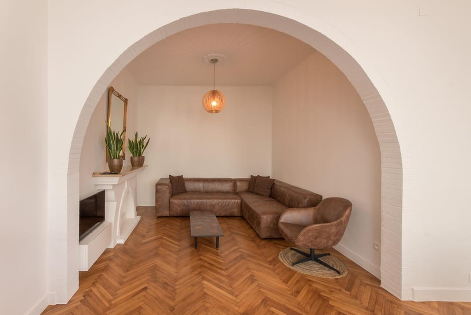 TV and multimedia, Seating area