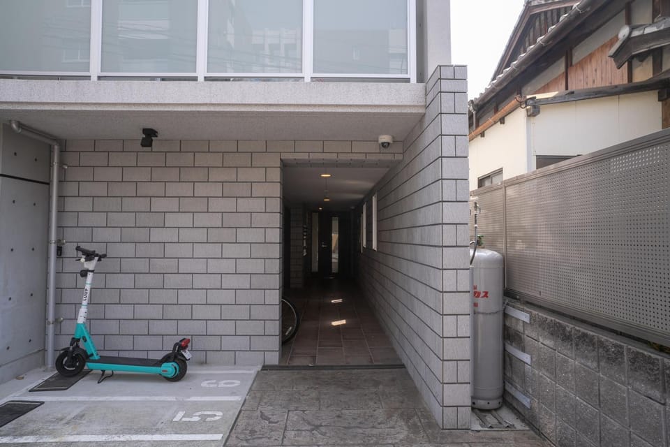 Property building, Day