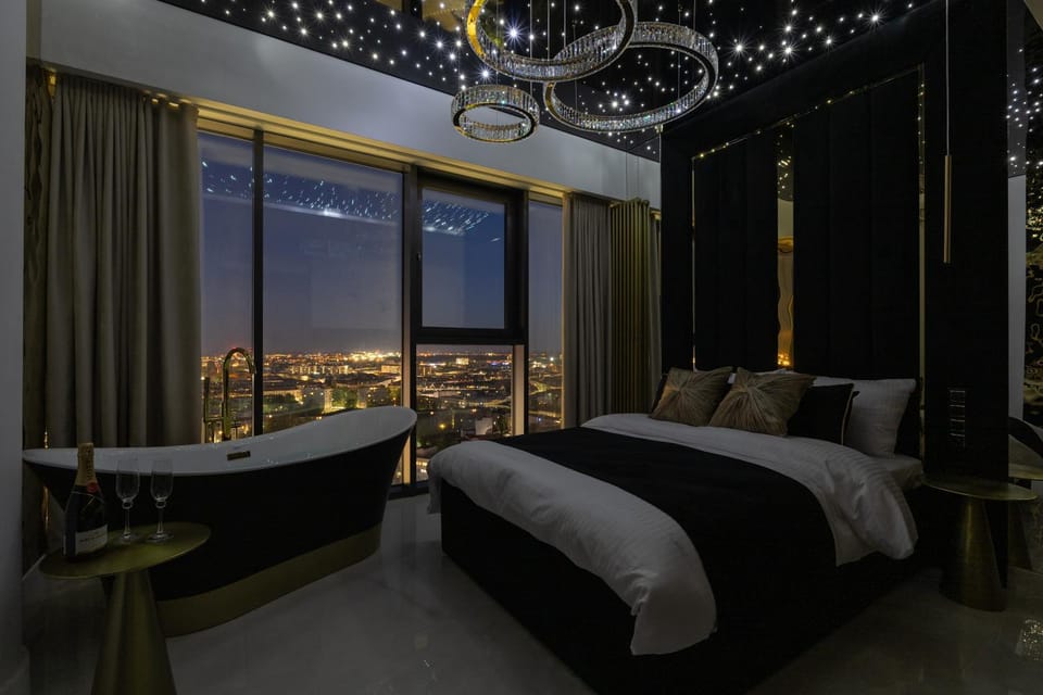 Bed, Night, Photo of the whole room, Bedroom, Bath