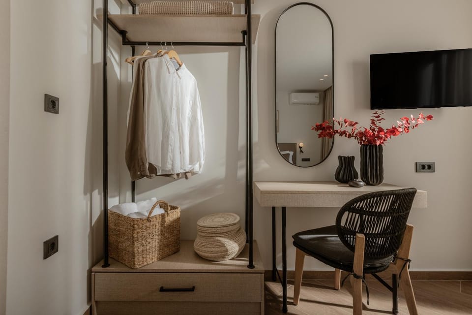 TV and multimedia, wardrobe