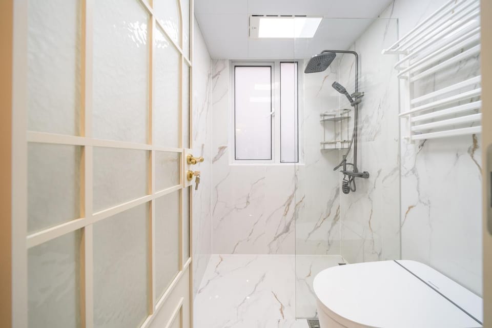 Shower, Toilet, Bathroom