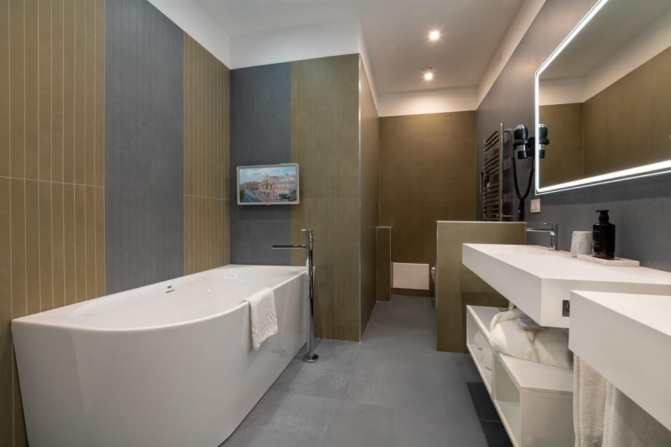 Bathroom, Bath