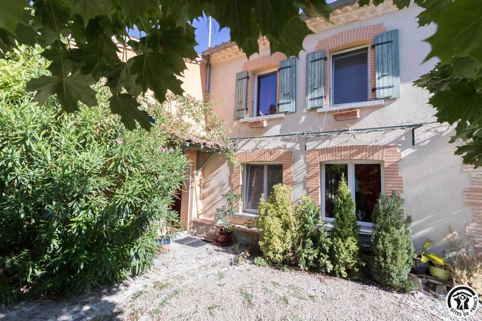 Gîte Domaine de la Fée de l'Eau – L'Eau d'Ô House in Occitanie