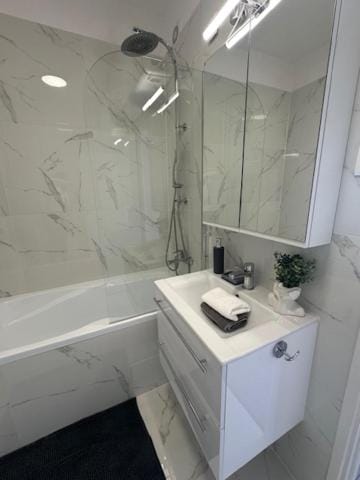 Shower, Bathroom, Bath